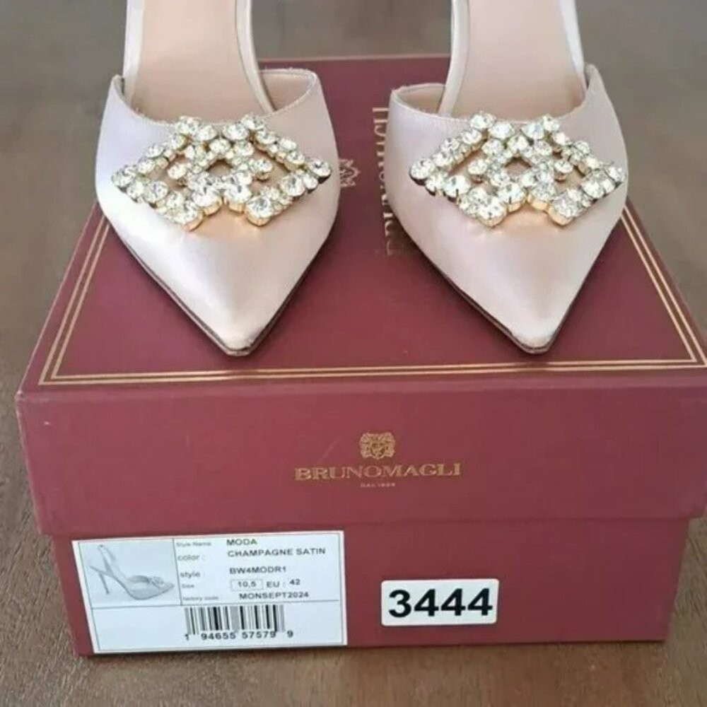 Bruno Magli Moda Pump in Champagne Satin Leather - Size: 10.5 (EU 42) - Picture 2 of 9